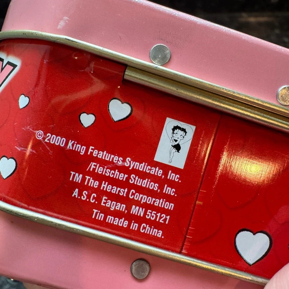 Vintage y2k Betty Boop Tin Purse Crossbody Bag Pink Red Heart Winking Face Metal